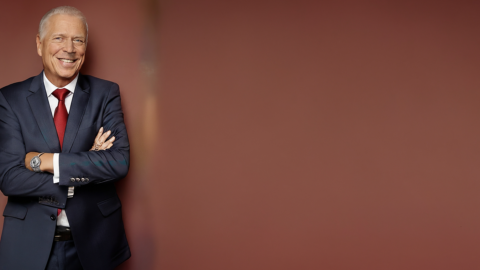 Professional educational hero image, red and brown color scheme, clean and modern design, suitable for website header,